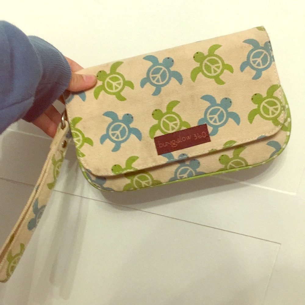 Turtle clutch